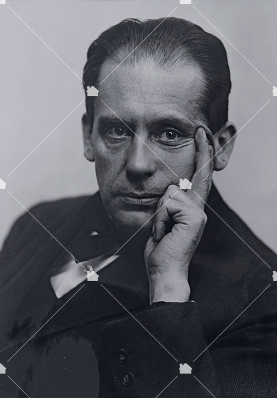 Bauhaus教師Walter Gropius